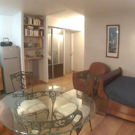 Alibert1er 아파트 *